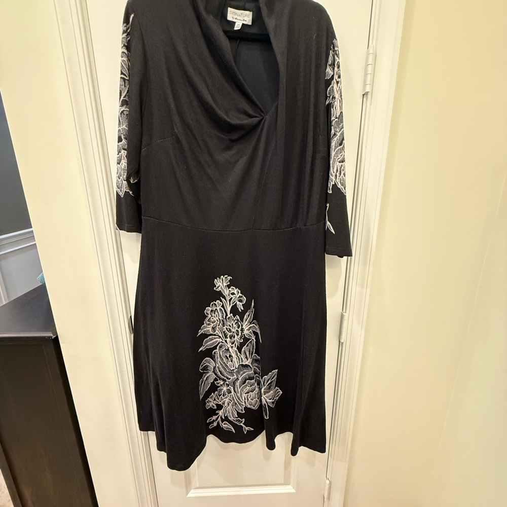 Signature by Robbie Bee Black & White Floral Dress